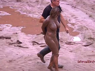 Busty Trina cavort b waste więziony i torturowany jej intymnych części z pasją!