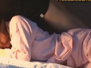 여자 친구가 잠 동안 장난 꾸러기 일본어 부정 행위