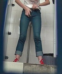 cam ẩn ở Trung Quốc toilet