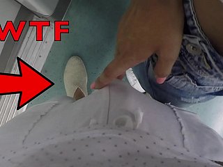Sténister Sauvez un inconnu inconnu dans un train public!