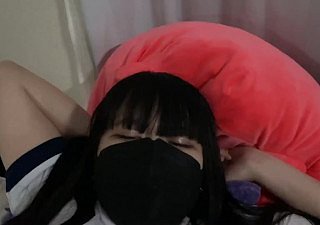 体操 着 ブル マコスプレ で 夜 の ストレッチ！ パンツ を ずらし て 中出し セックス！ cum di dalam vagin dengan pakaian olahraga sekolah jepang!