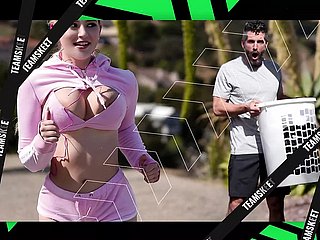 Teamskeet - Adolescente appassionato di collant oli e rimbalza il suo spesso culo succoso sopra il cazzo enorme