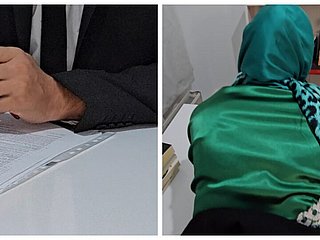 터키 비서는 그의 상사를 섹스합니다