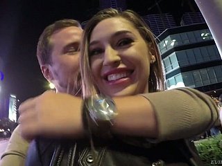 Nhặt được Curvy Glum Nympho Kleio Valentien được đụ trong khách sạn