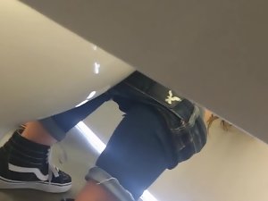 Kencing Perguruan Gadis The Gents Voyeur 3 - HD