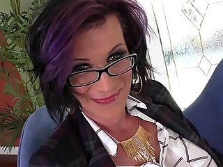 Sexo anal interracial com travestis