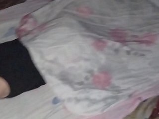 Aku membangunkan pembantu untuk memberiku seks, kami sangat menikmatinya