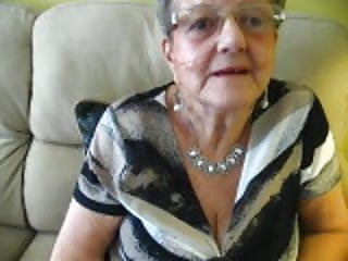 Âgé de 80 ans clivage mamie