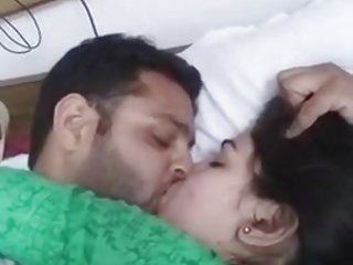 Baru berkahwin pasangan menangkap detik-detik seks mereka
