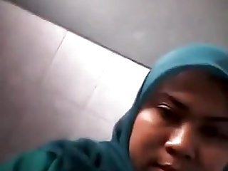 Ibu کی berjilbab سات merasa گانے 1