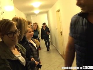 Девушки Возьмите Чужак в гареме HomeParty