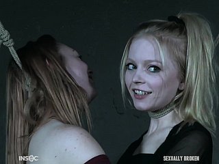 Injurious vagina BDSM untuk muda Alice