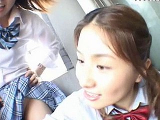 Un cañón de la muchacha japonesa se masturba Hardco